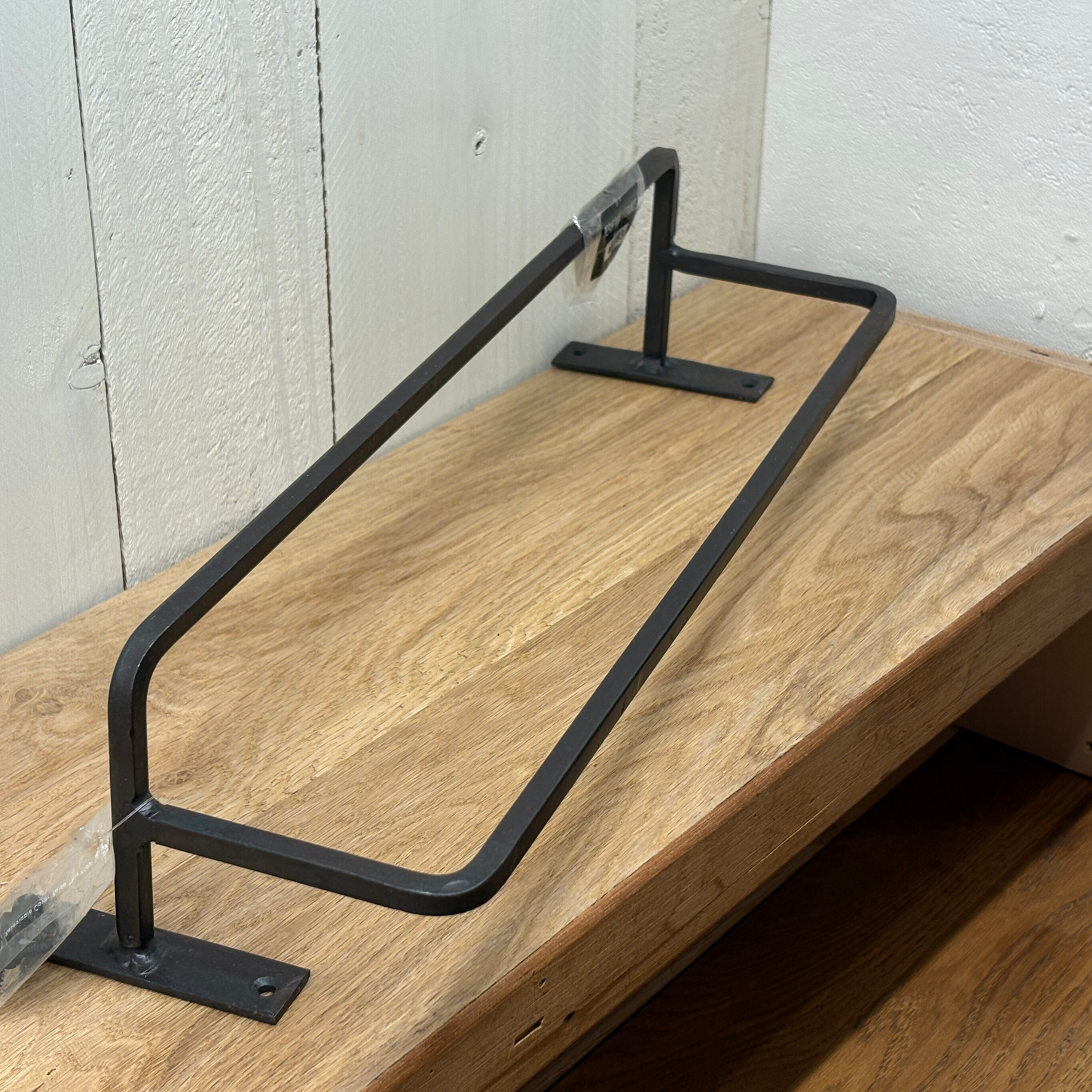 3_64493 TOWEL HANGER