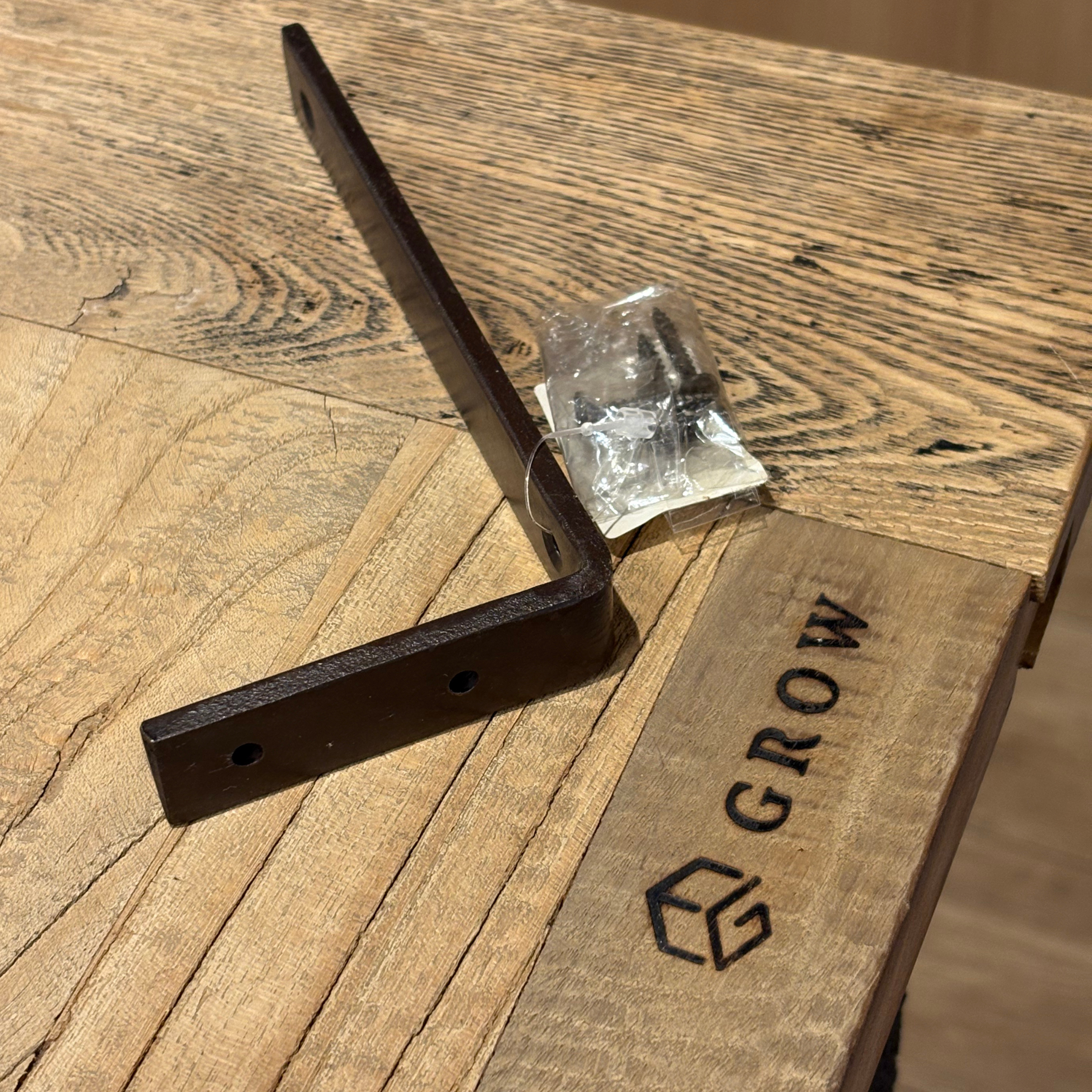 6_64547 BRACKET ANGLE