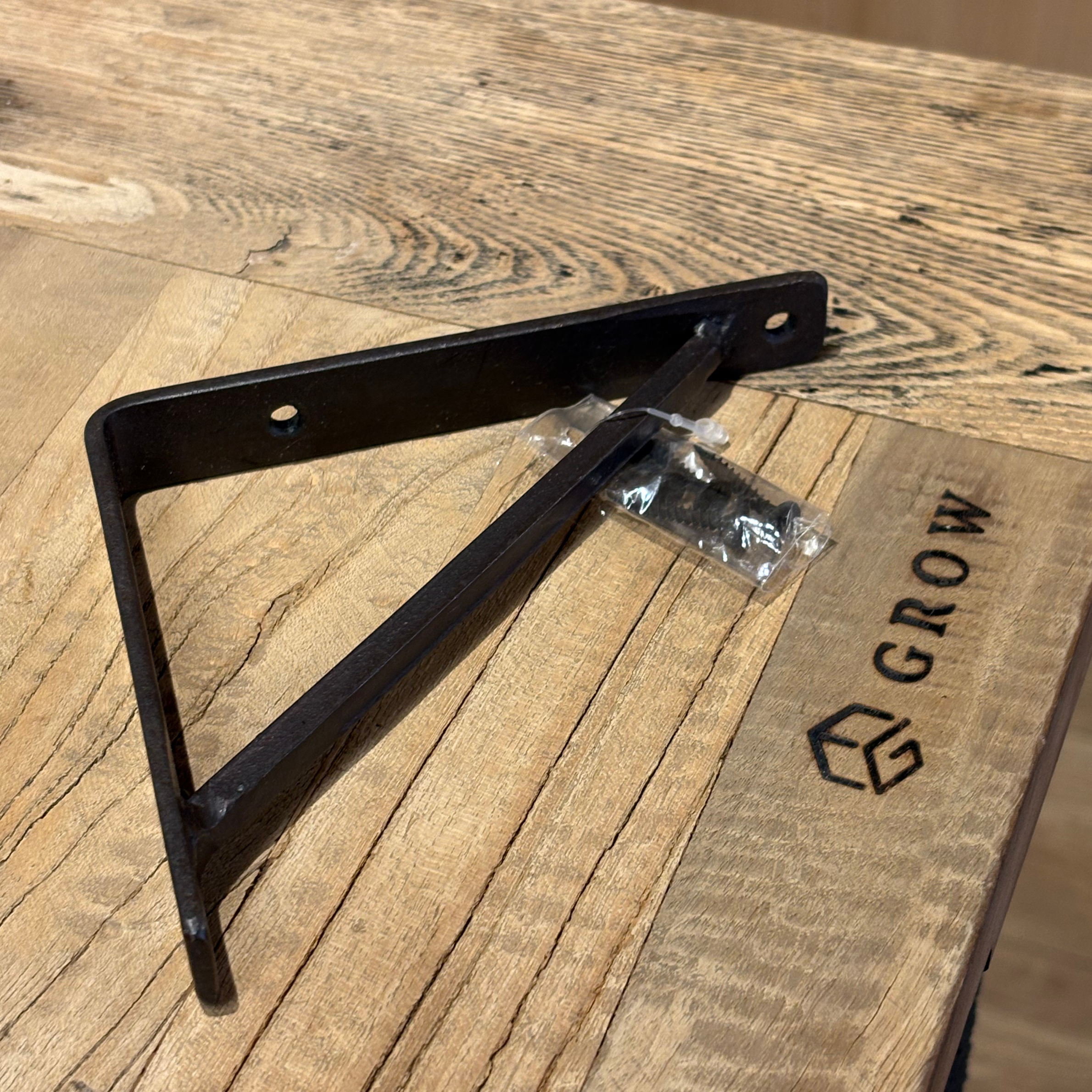 8_64379 BRACKET TRIANGLE WIDE